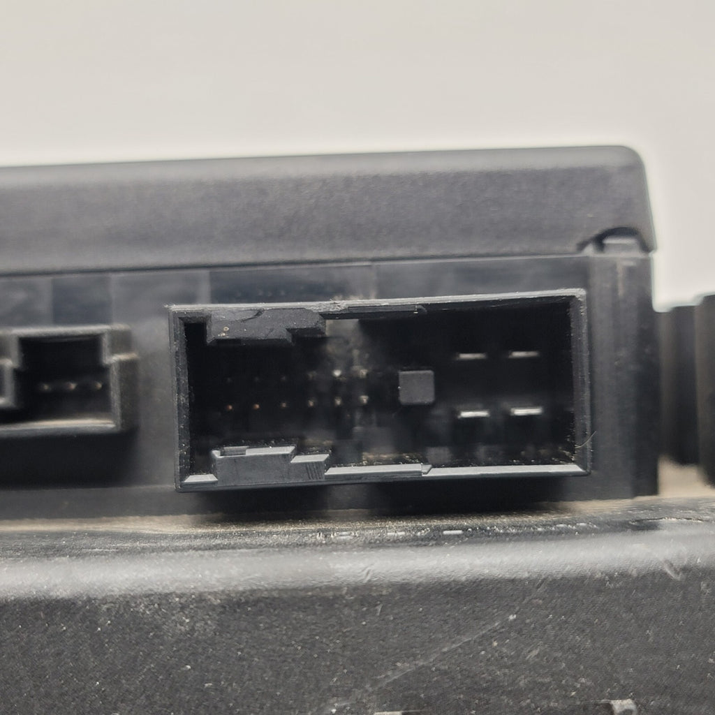 2007-2013 Mercedes W221 S550 CL550 Electric Power Supply Control Fuse Box Module