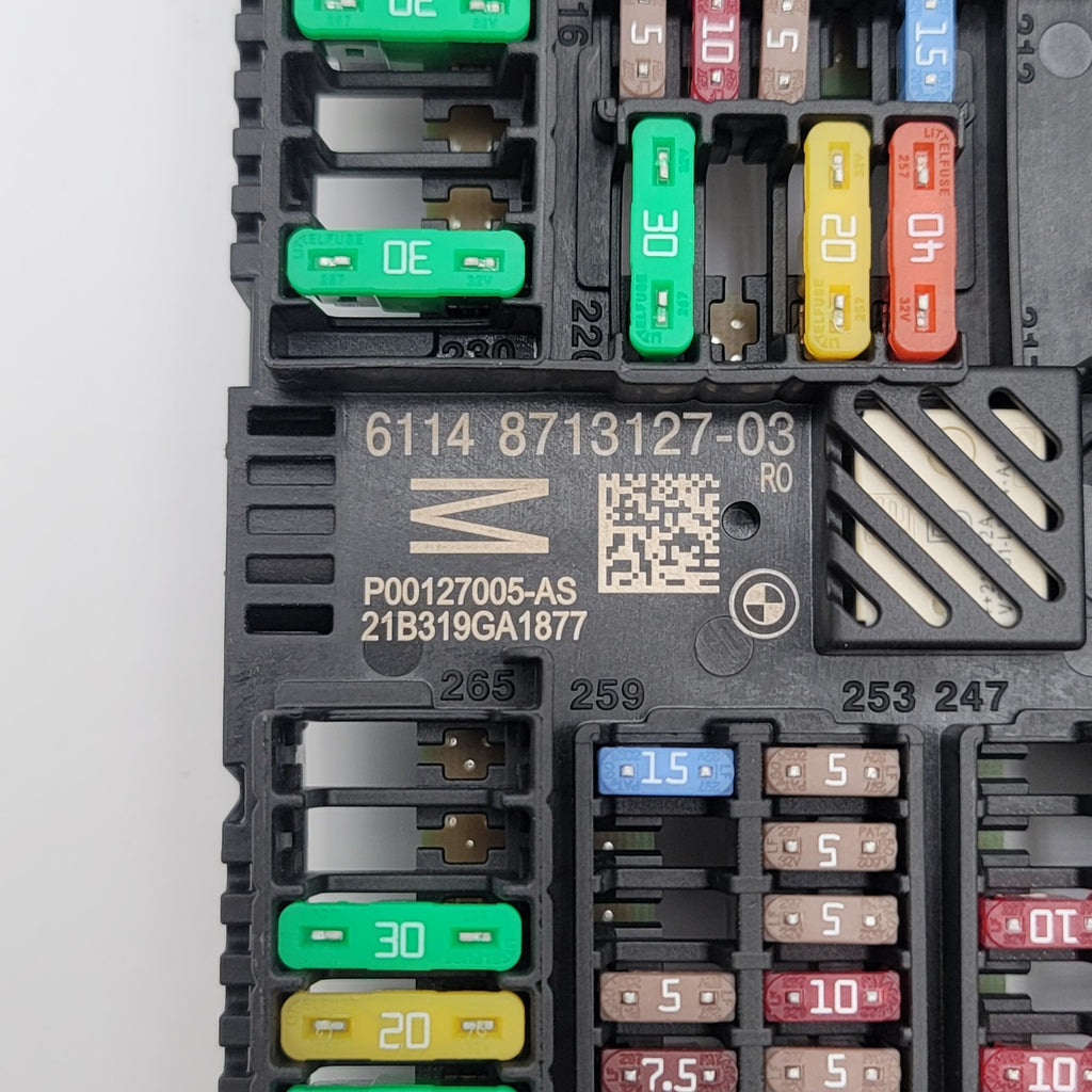 2019 - 2023 BMW M550i G30 G16 Rear Power Distribution Fuse Box 8713127
