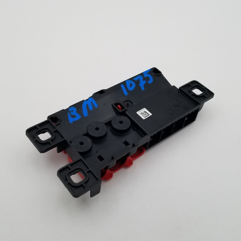 2021 - 2026 BMW X7 X5 Rear B+ Junction Point Terminal Fuse Box 8717954