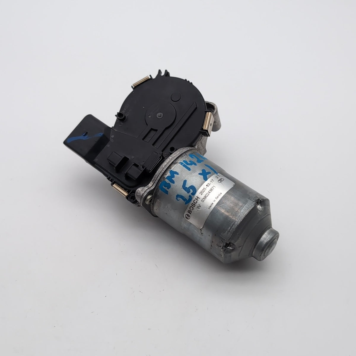 2021- 2025 BMW X1 X2 X3 M35 Front Windshield Wiper Motor OEM 0390243671