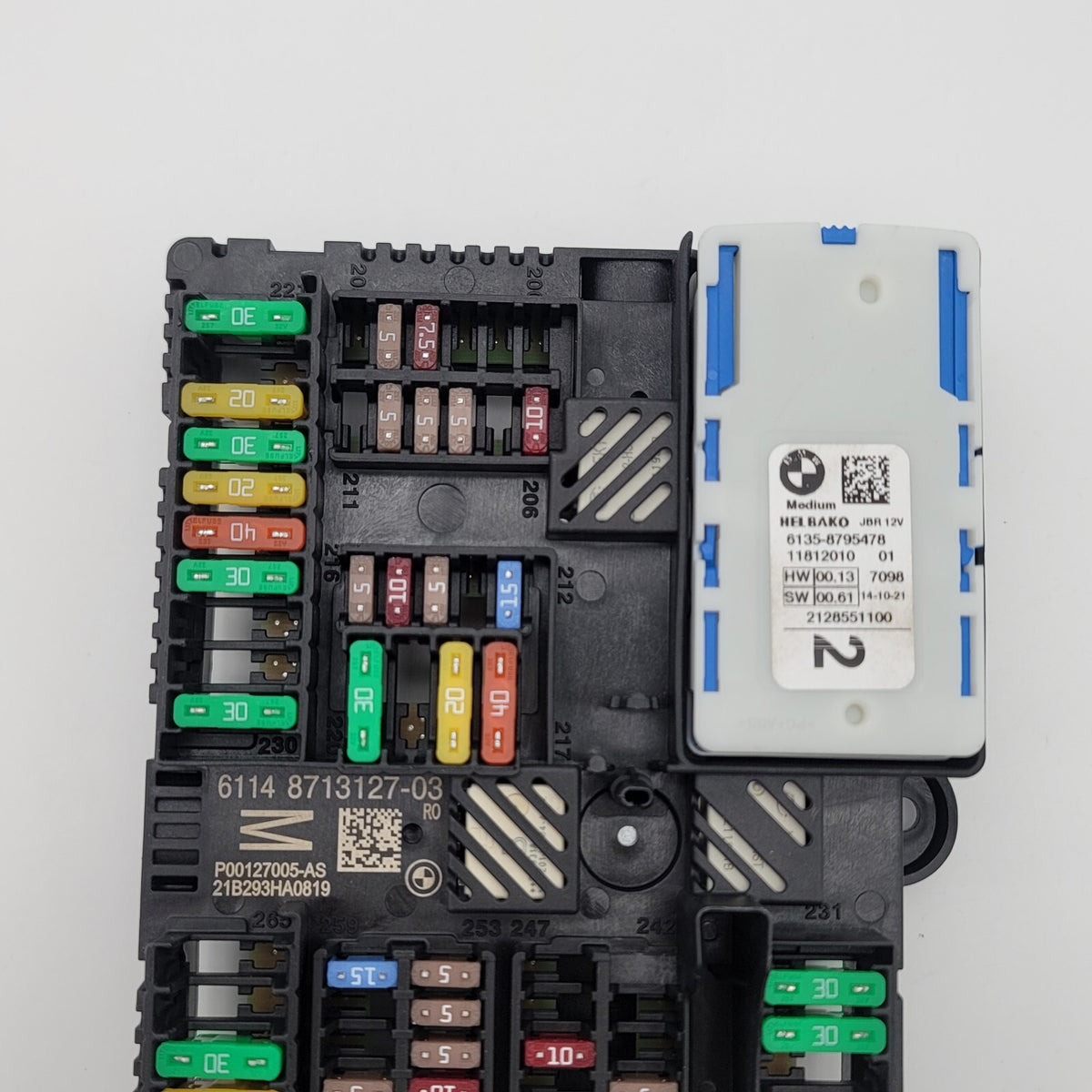 2019 - 2023 BMW 540i G30 G16 Rear Power Distribution Fuse Box 8713127