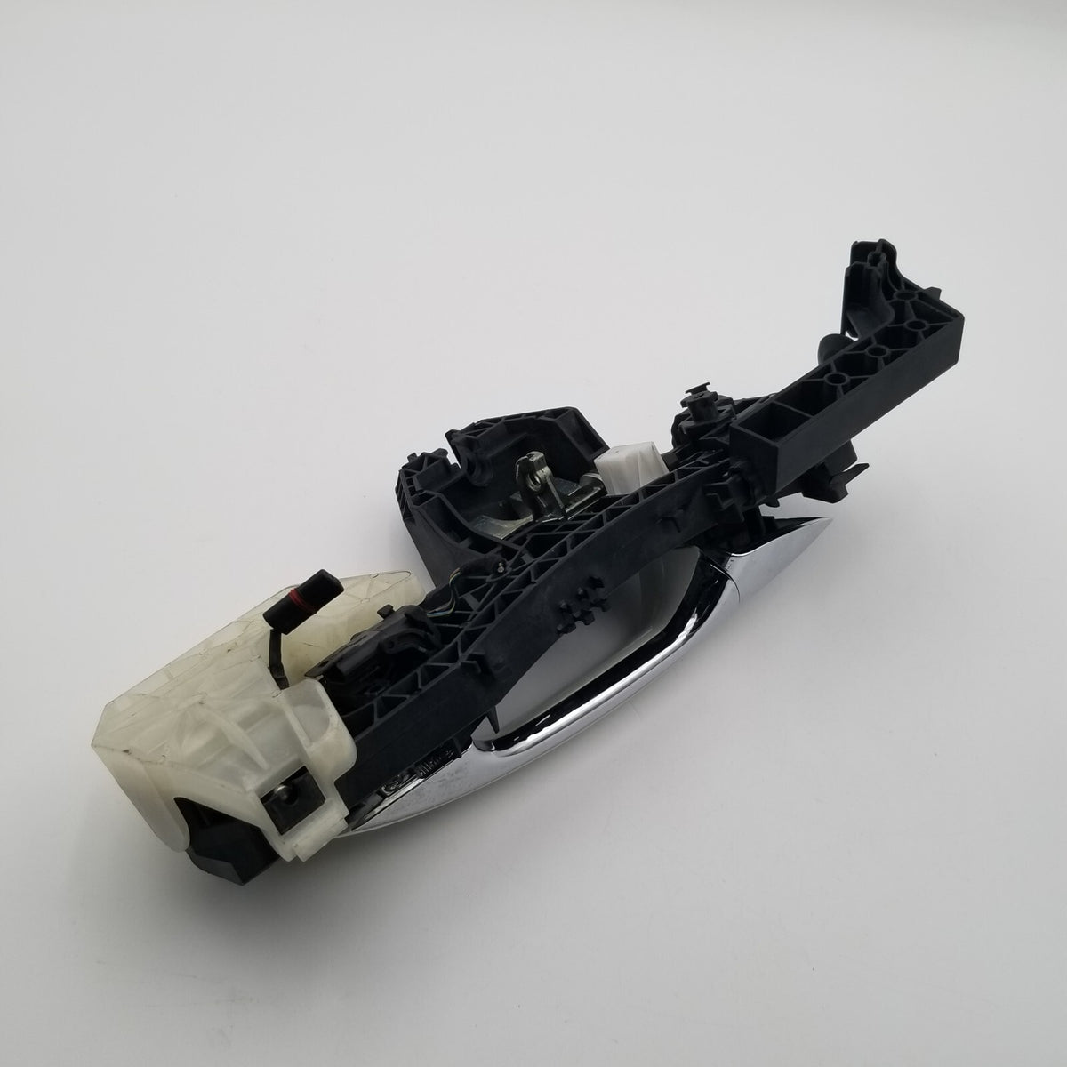 2014- 2019 MERCEDES CLA250 C117 REAR LEFT EXTERIOR DOOR HANDLE