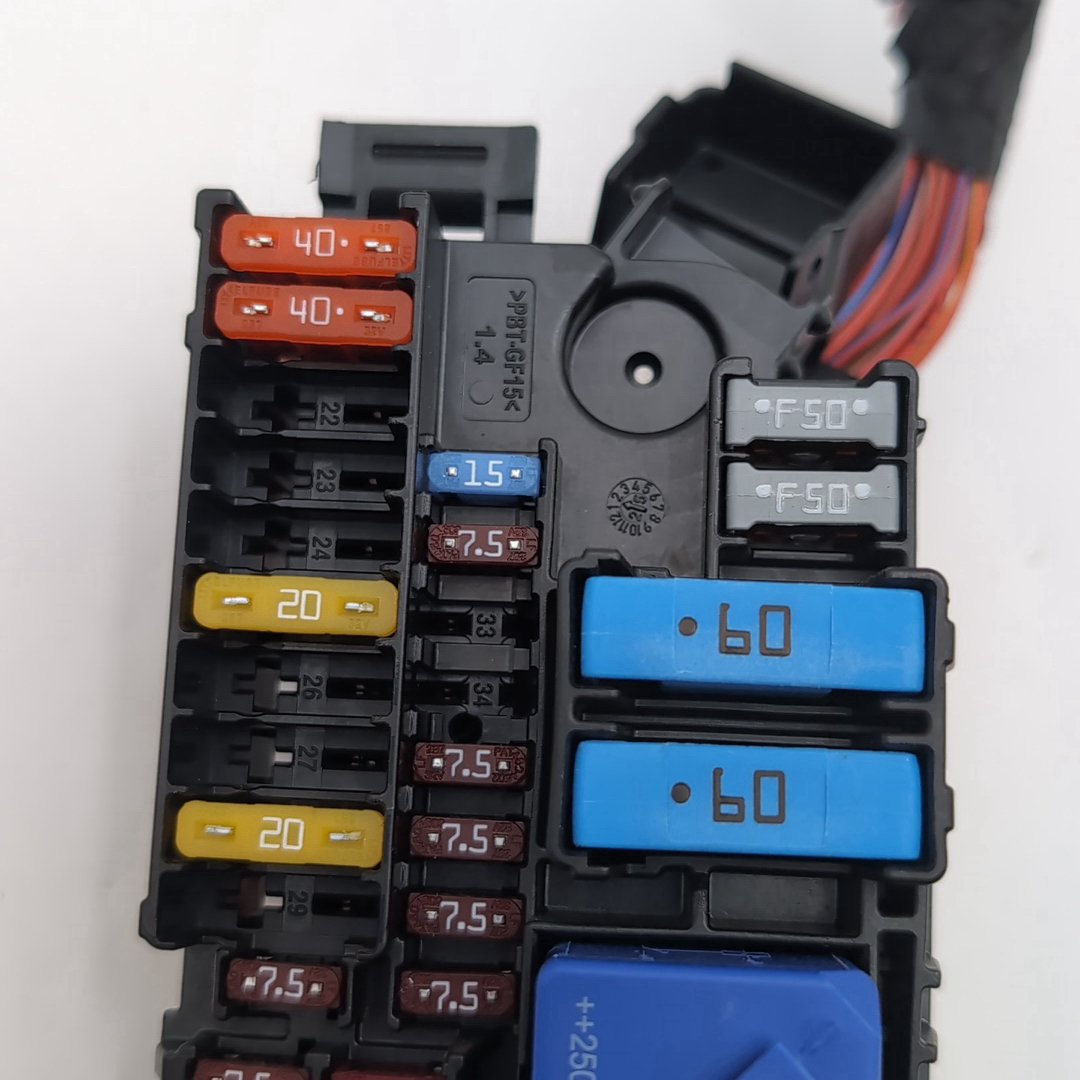 2023 - 2026 BMW 540i G60 G45 G70 G90 Power Distribution Fuse Box 5A039C3