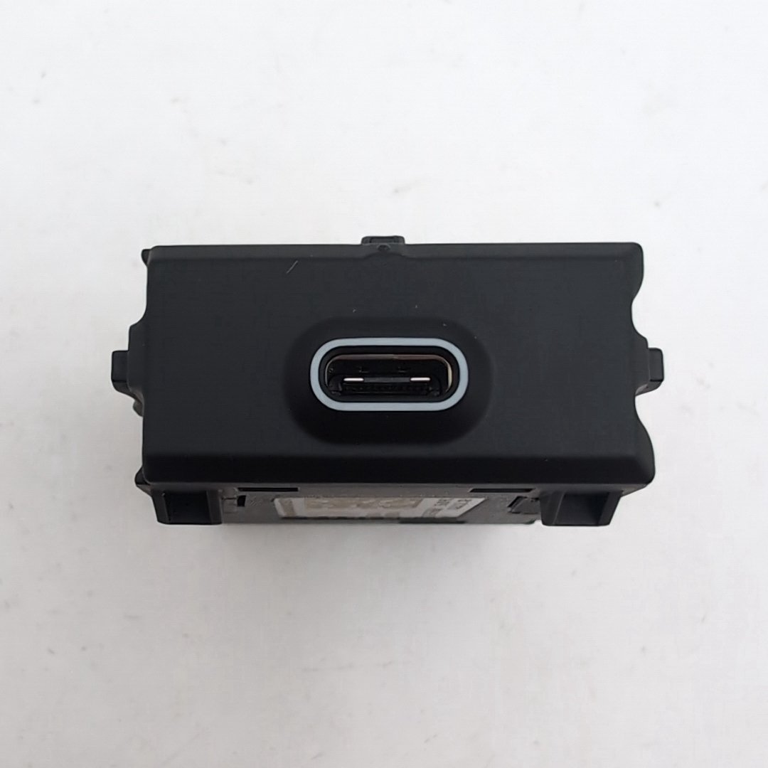 2025 2026 BMW X5 USB Bush Single Socket Port 5B51C72