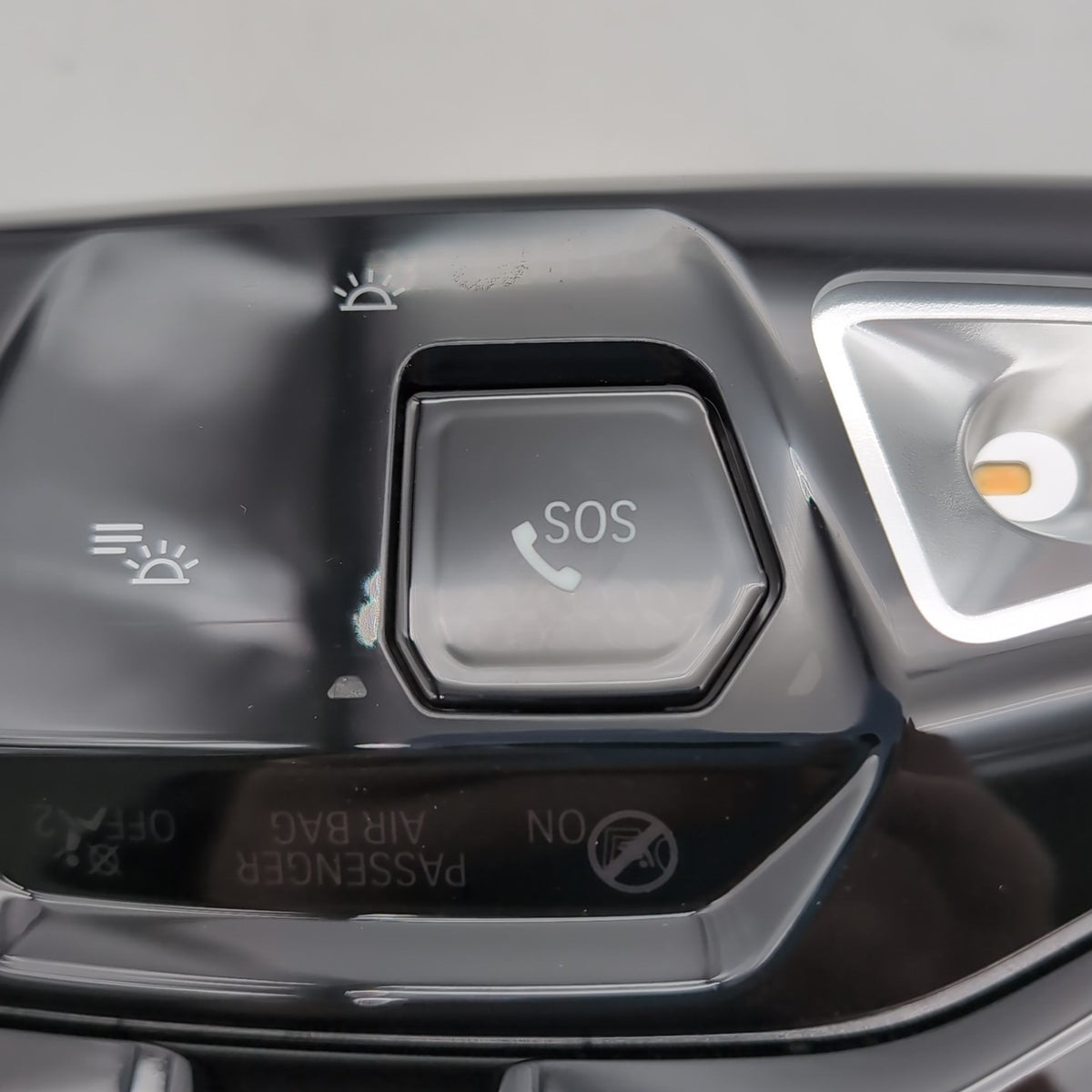 2024 2025 BMW X2 U10 Front Overhead Dome Light Sunroof Switch 5B68487 CAMERA