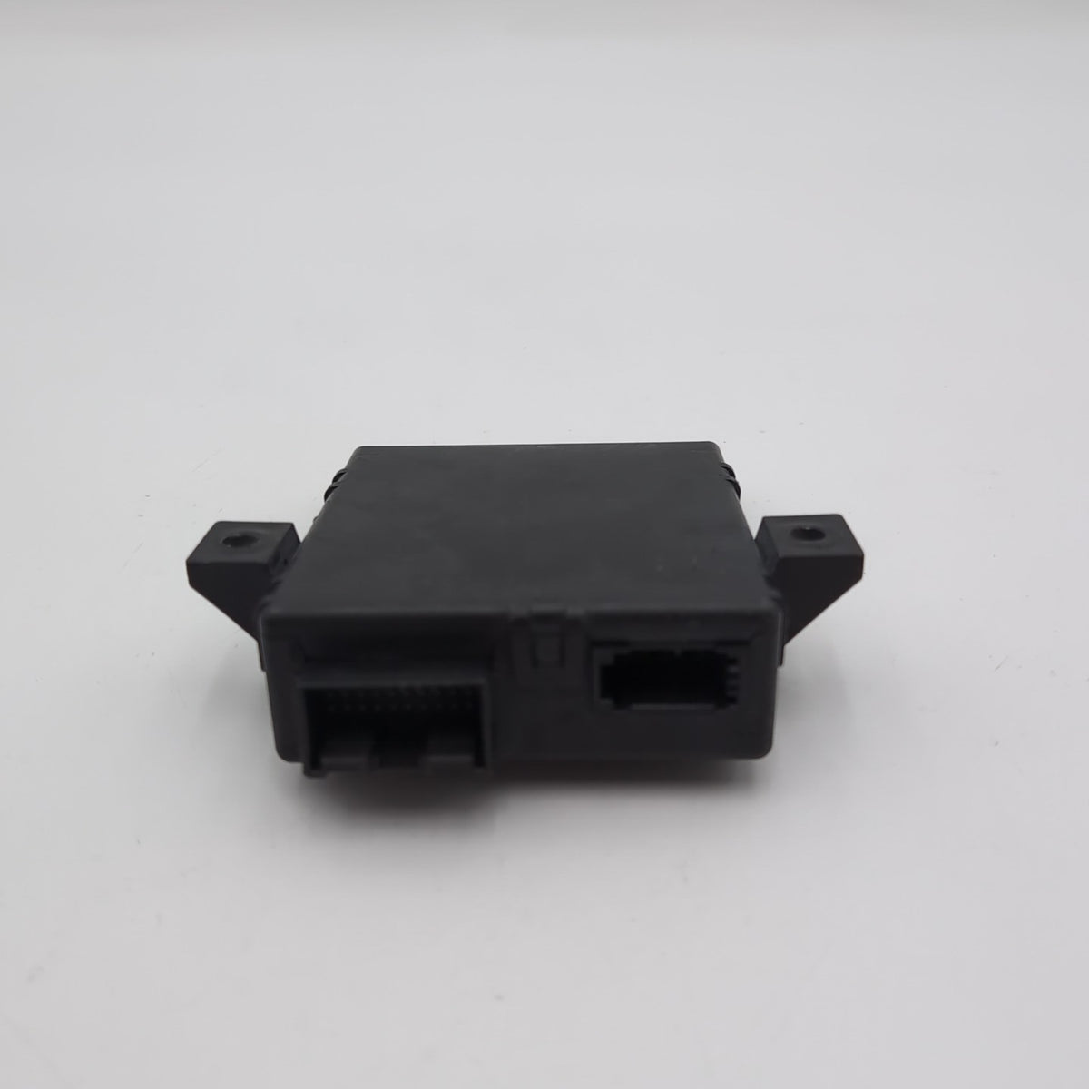 2007- 2015 AUDI Q7 GATEWAY INTERFACE CONTROL MODULE 4F0907468M OEM