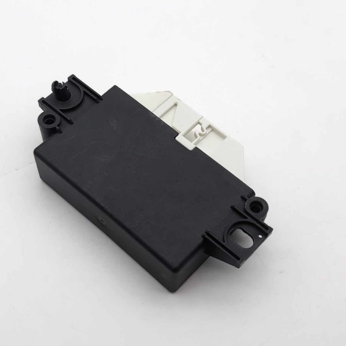 2023 - 2026 BMW G60 G70 X1 X2 X5 X7 USS Ultrasonic Parking Sensor Module