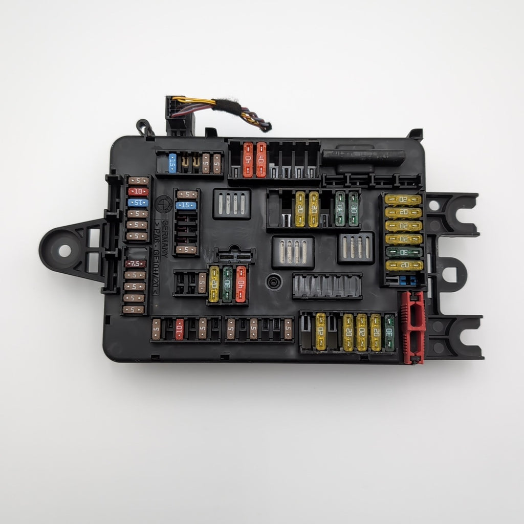 2013- 2016 BMW F30 F32 F34 F36 F80 F82 Rear Power Distribution Fuse Box 9337880