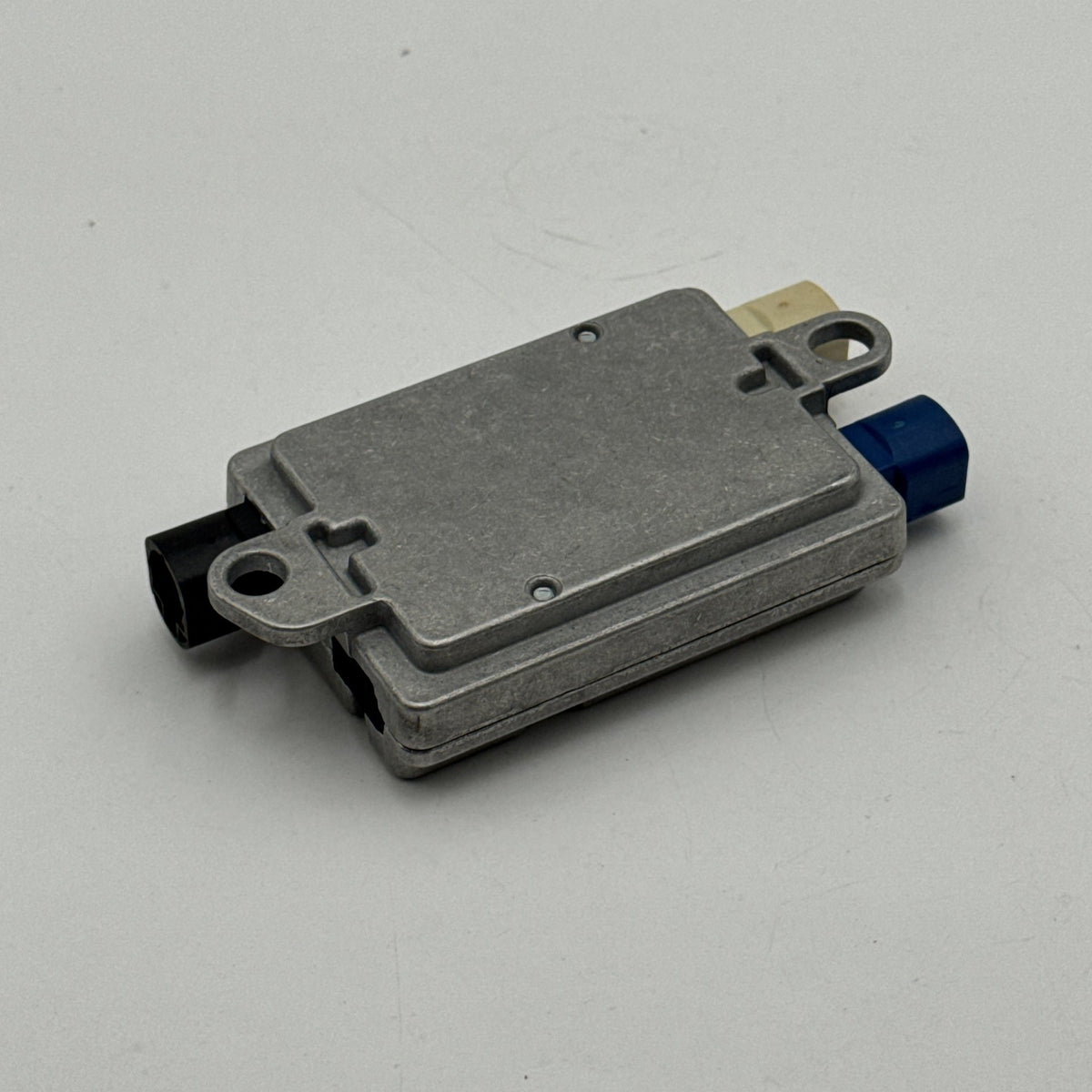 2016 - 2021 BMW 330i 740i 750i 530i 540i USB Hub Power Charger Module 9355549