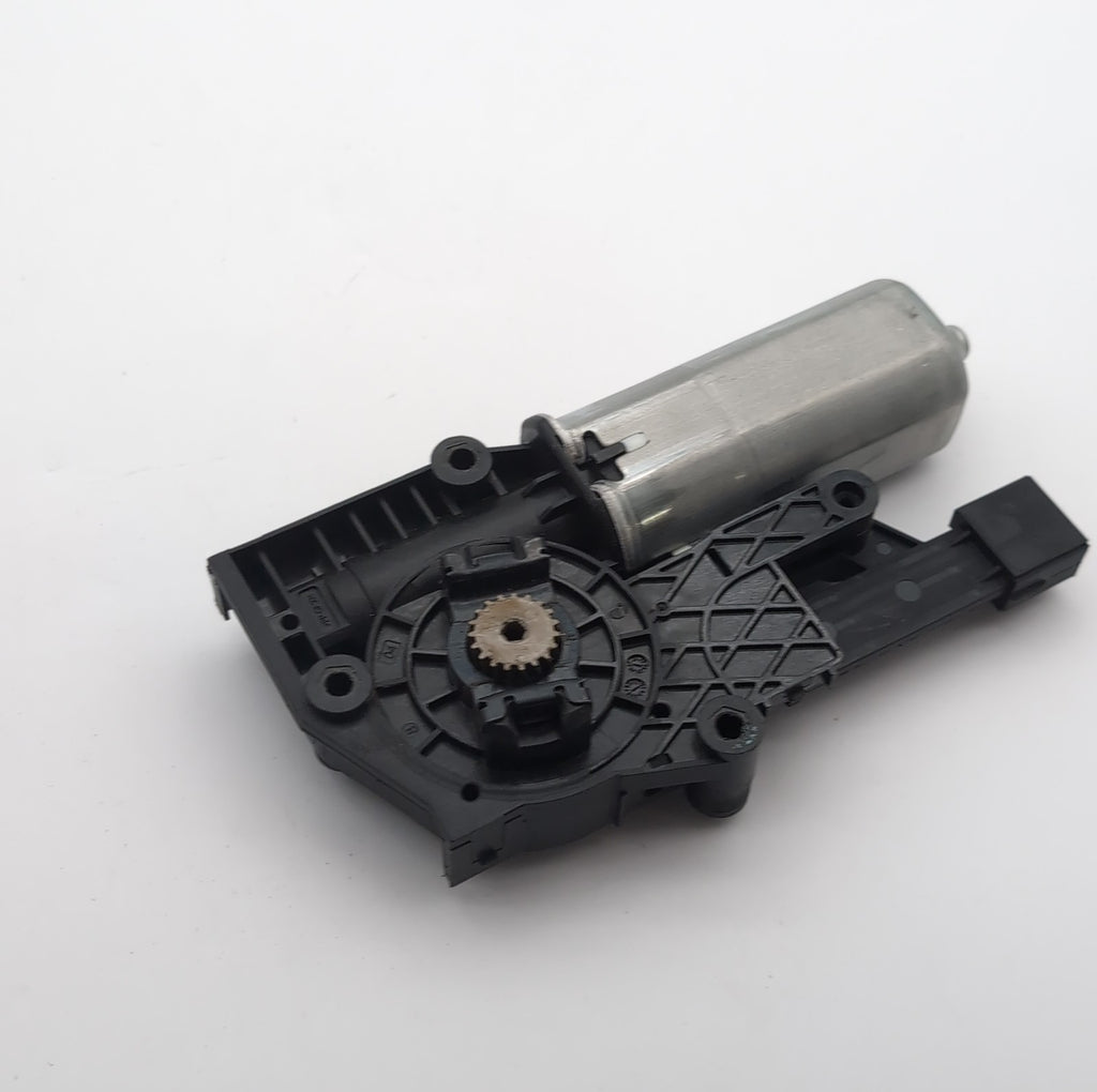 2023 2024 2025 BMW X1 U11 Panoramic Sunroof Power Sun Shade Motor OEM 9854524