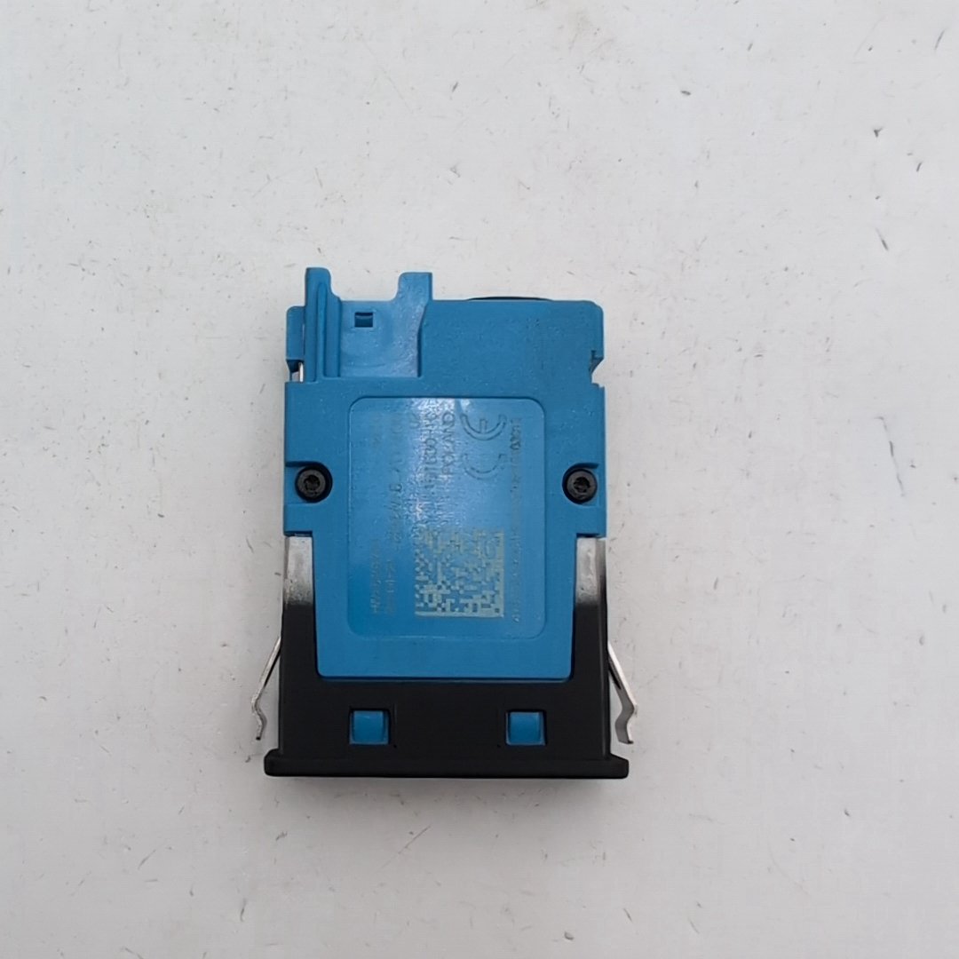 2019 - 2024 BMW 3 4 5 X3 X4 X5 X6 Rear Center Single USB Port Socket 8711939