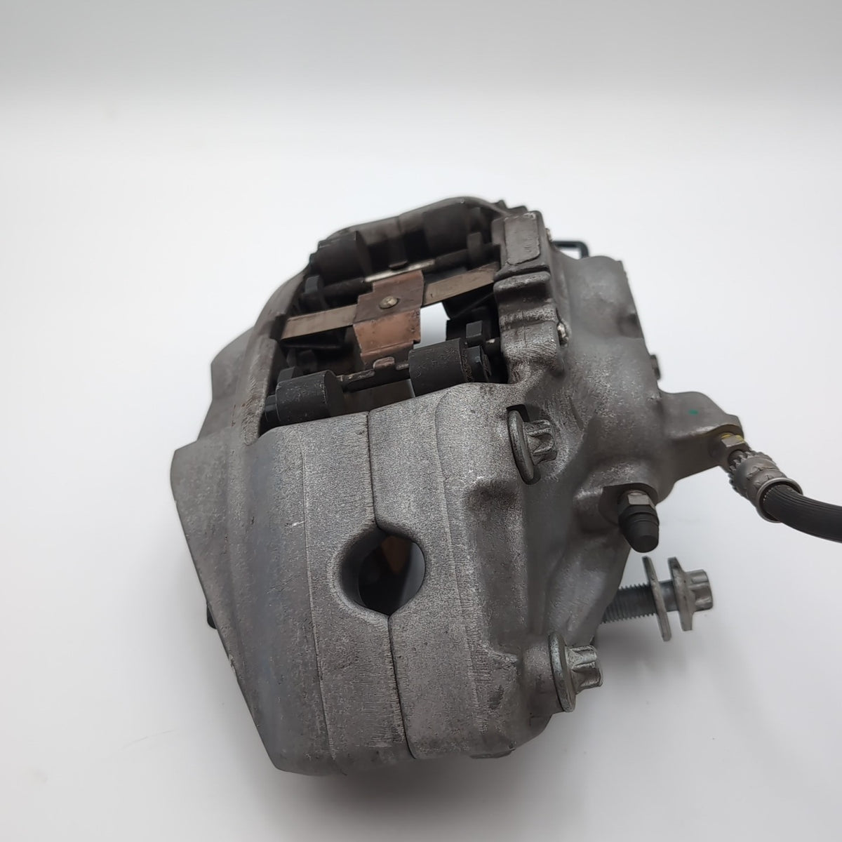 2025 BMW 540ix Front Right Brake Caliper Brembo 6899128