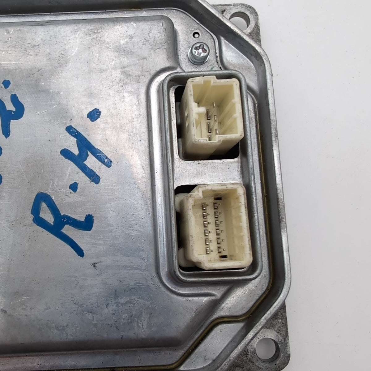 2010 Lexus RX450h LED Headlight Computer Control Module Ballast 85967-47010