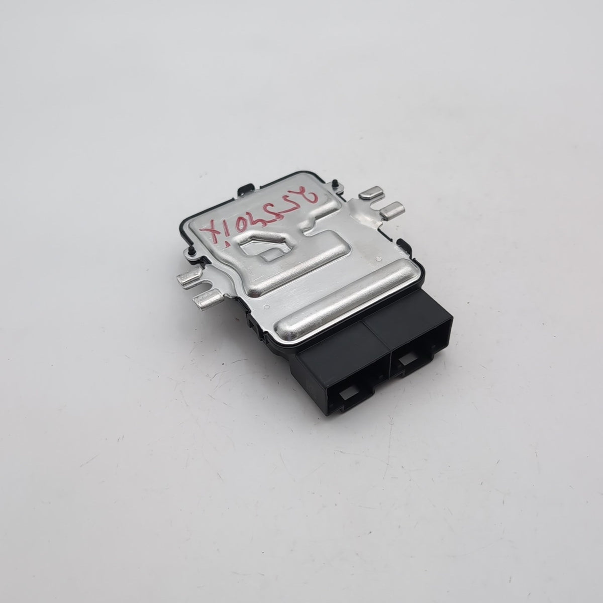 2024 - 2026 BMW 2 5 7 G60 G70 F74 X1 X2 X3 X5 X6 X7 Fuel Pump Control Module