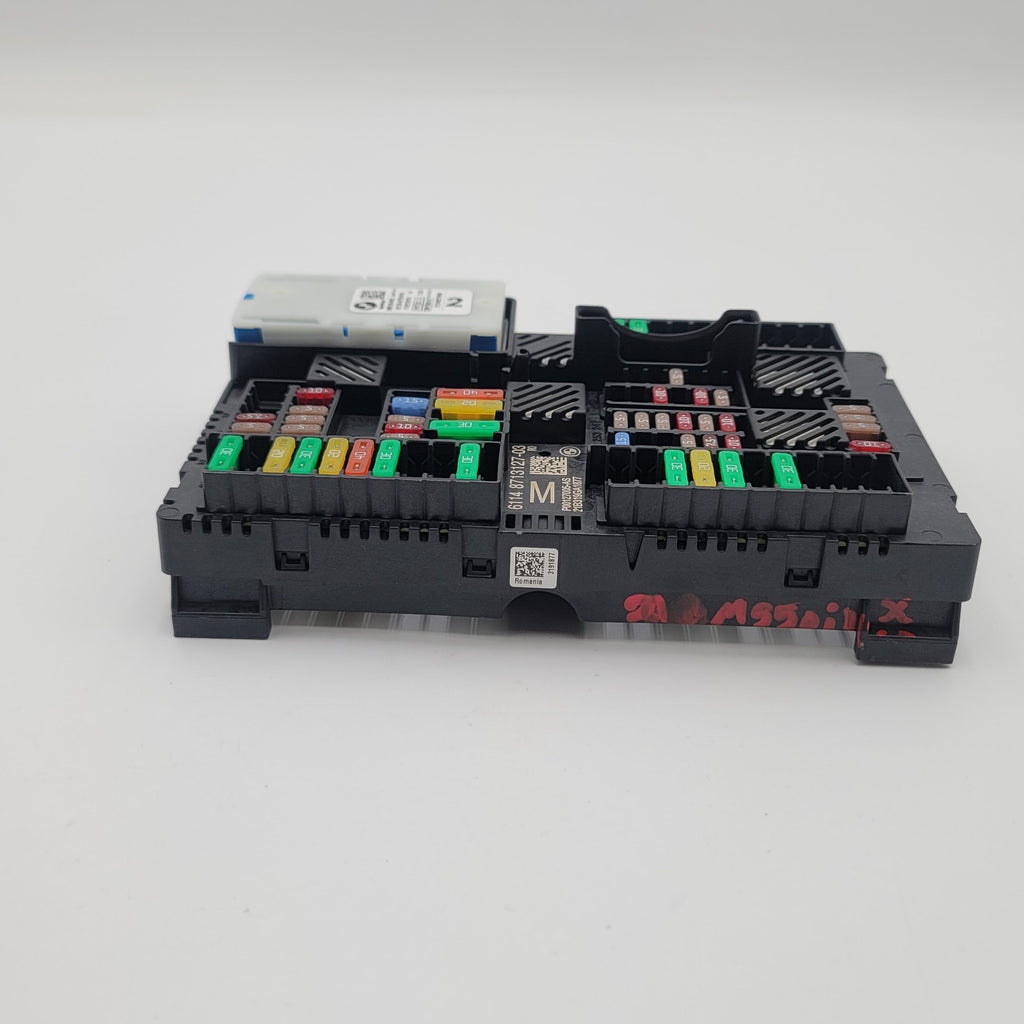 2019 - 2023 BMW M550i G30 G16 Rear Power Distribution Fuse Box 8713127