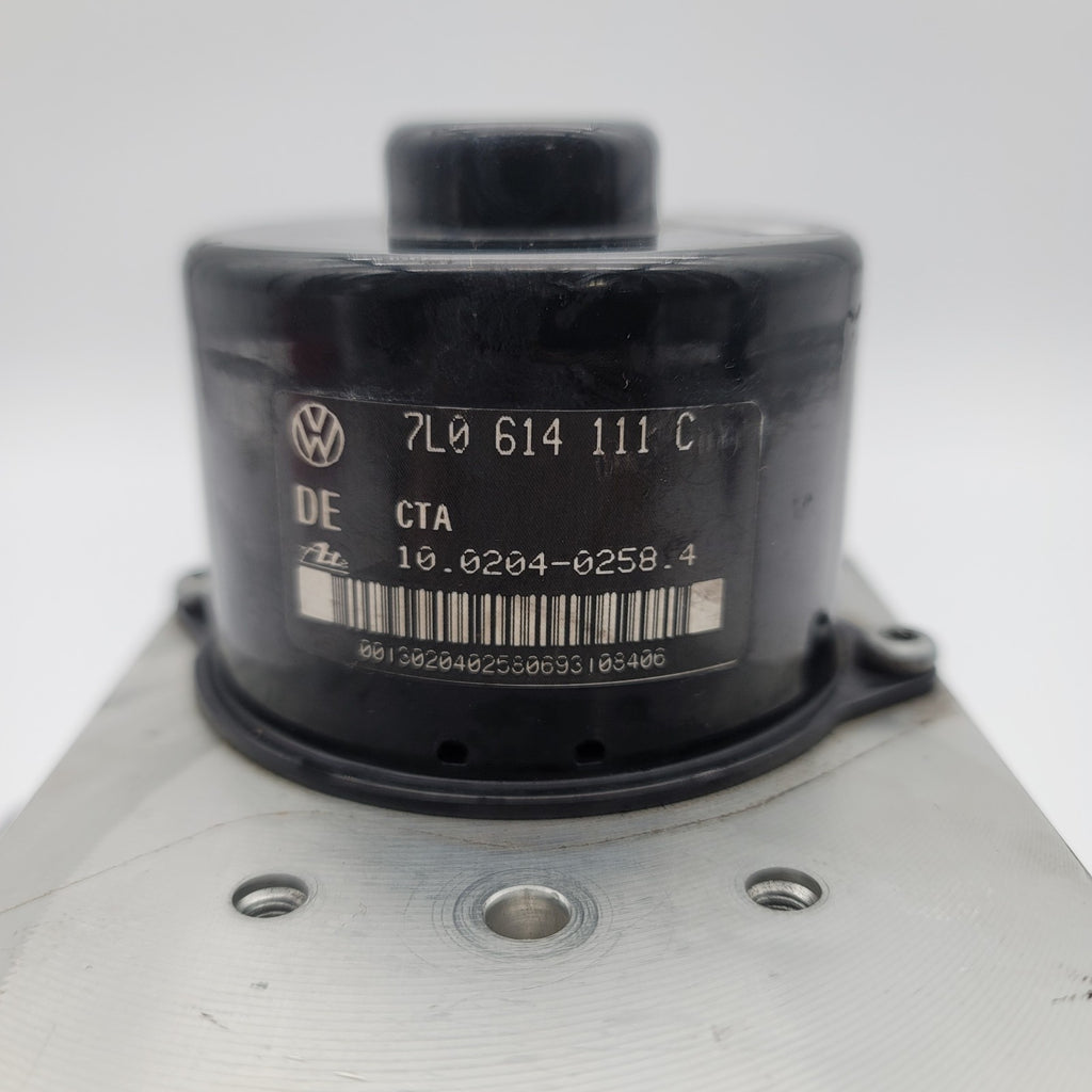 2004 Porsche Cayenne 955 ABS Anti Lock Brake Pump Actuator 7L0614111C