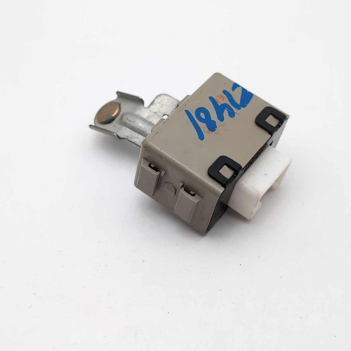 2005 2006 2007 Toyota Sequoia Towing Converter Relay Control Module 81985-0C040