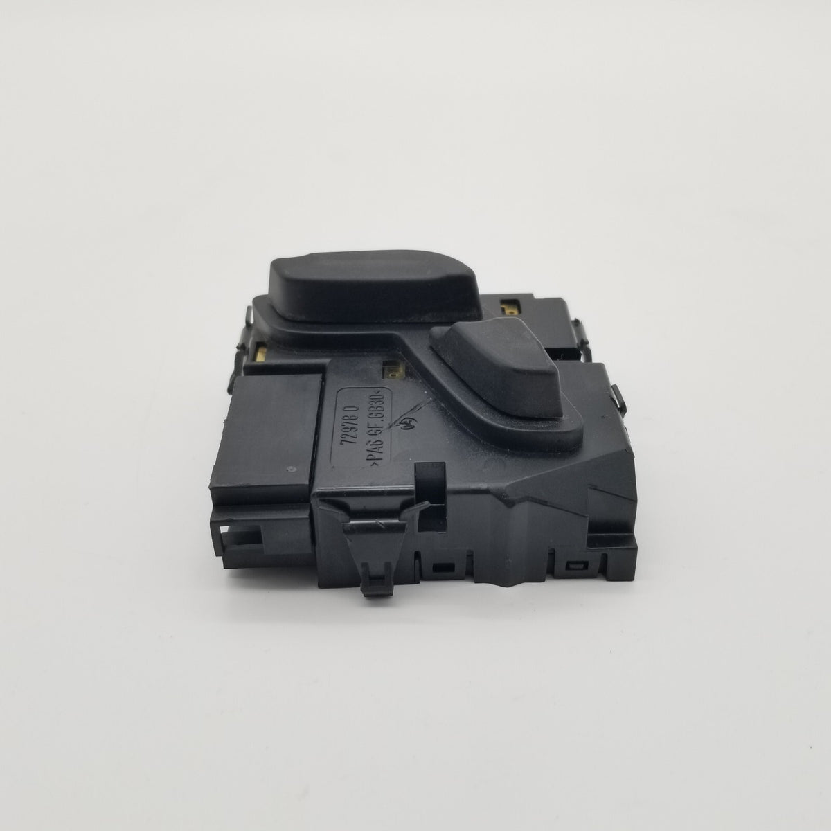 2008- 2014 MERCEDES W204 C-CLASS FRONT RIGHT SEAT ADJUSTMENT SWITCH 2048701758