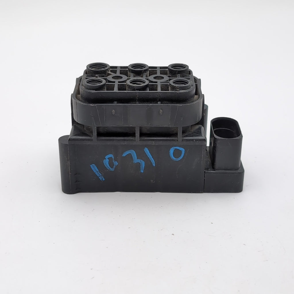 2006 2007 2008 2009 Mercedes W164 ML63 Air Suspension Valve Block A2513200058