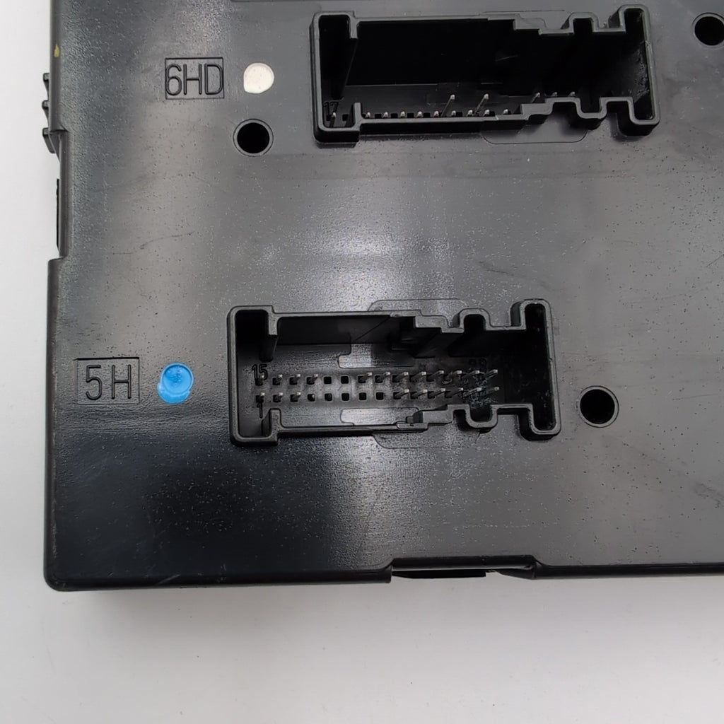2010- 2018 Mercedes W218 CLS550 CLS63 Rear SAM Module Relay A2129005001