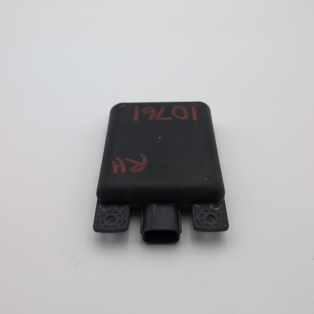 2019 2020 2021 Hyundai Kona SLAVE RH Right Blind Spot Radar Sensor 95820-J9000