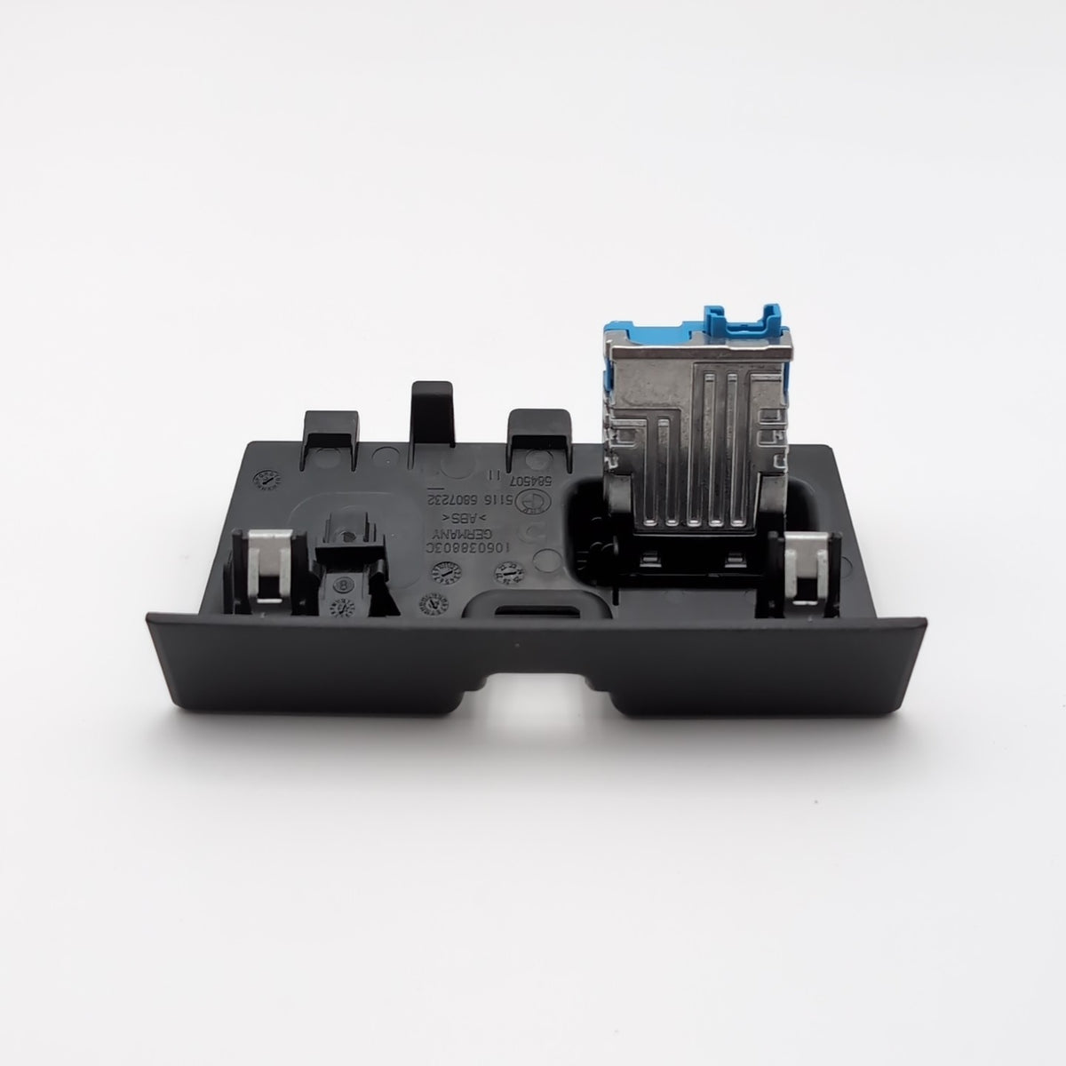 2019- 2024 BMW 330i G20 USB-C INTERFACE CHARGING PORT PLUG w/ TRIM