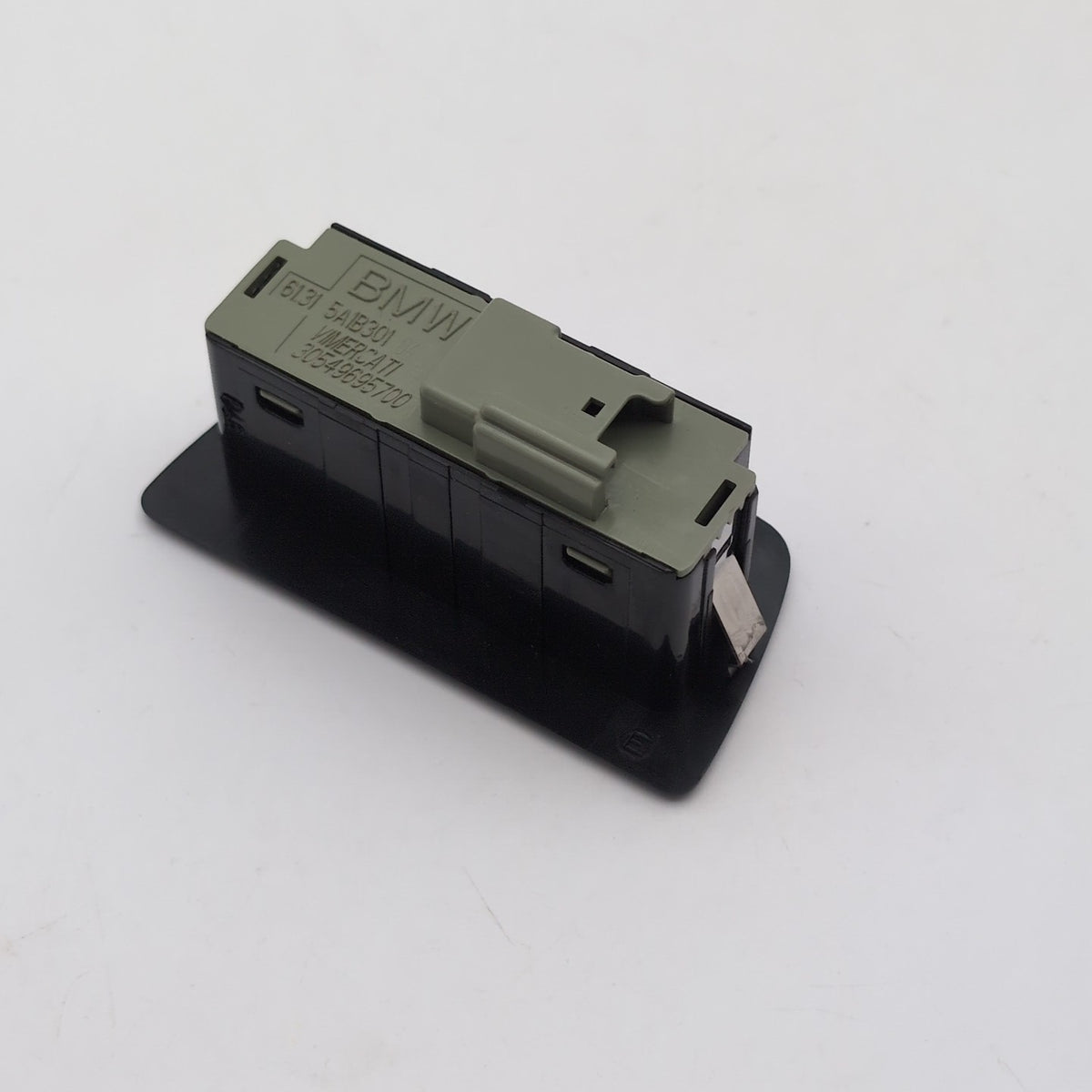 2021 - 2026 BMW 540i 530i i5 G60 M5 X1 X2 X3 Trunk Lid Tailgate Switch Button
