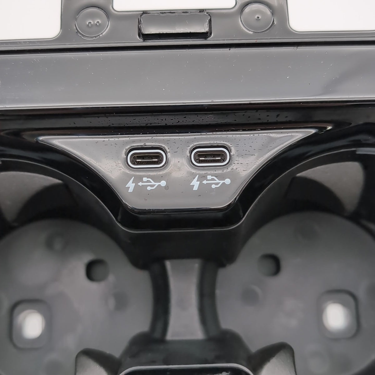2024 - 2026 BMW 540i 530i 550e G60 Center Console Cup Holder Charging Tray