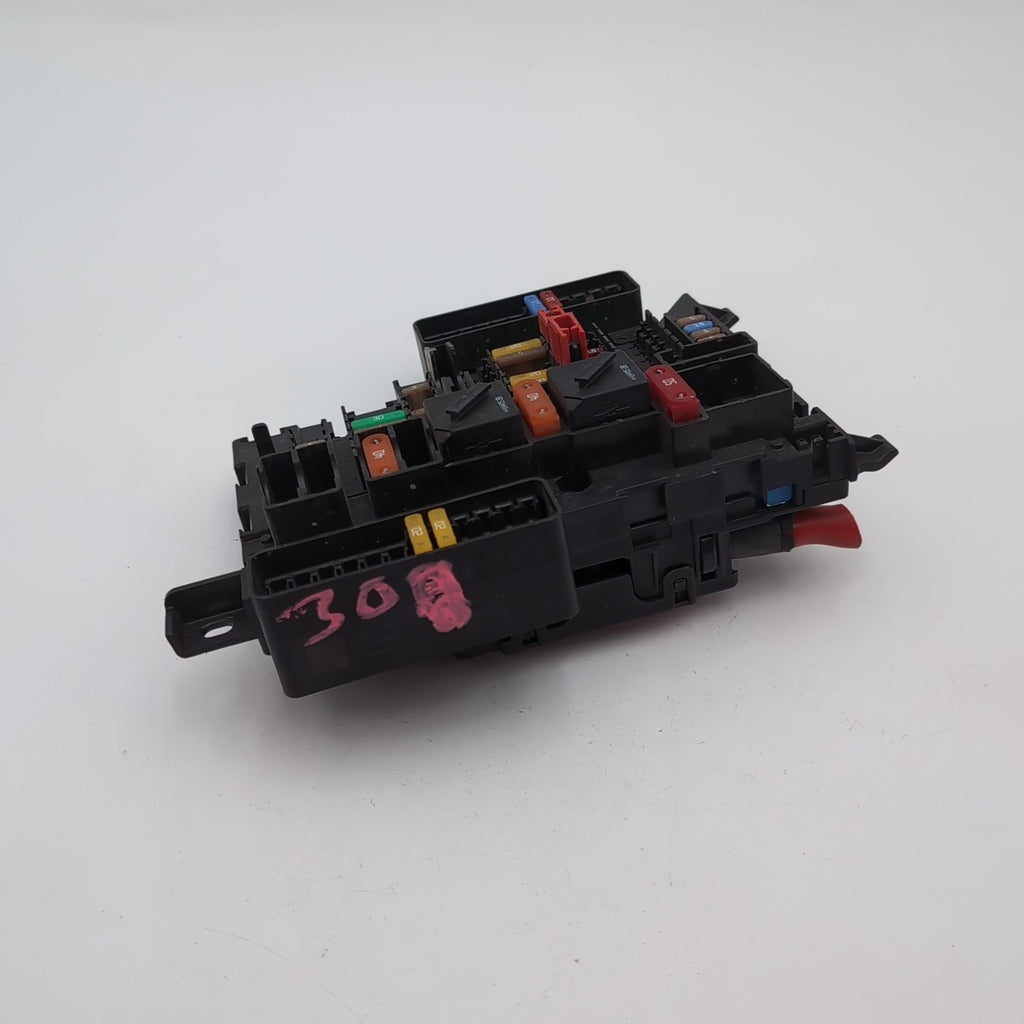 2014- 2019 MINI COOPER F56 2.0L POWER DISTRIBUTION FUSE RELAY BOX MODULE
