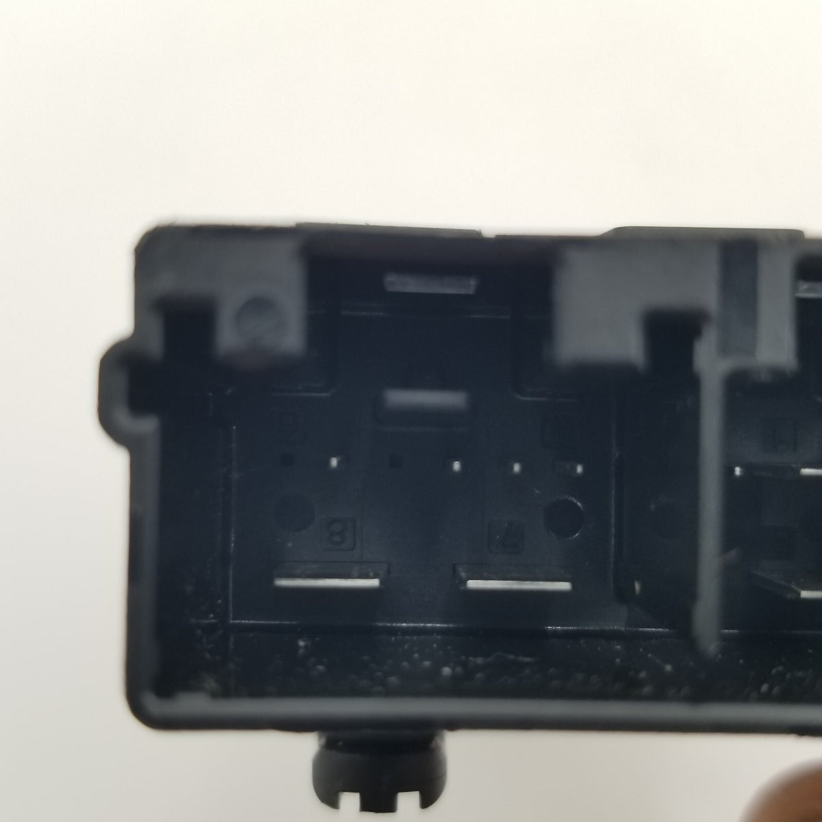 2019- 2024 BMW X5 G05 REAR LEFT DRIVER SEAT HEAT HEATED CONTROL MODULE 7490465
