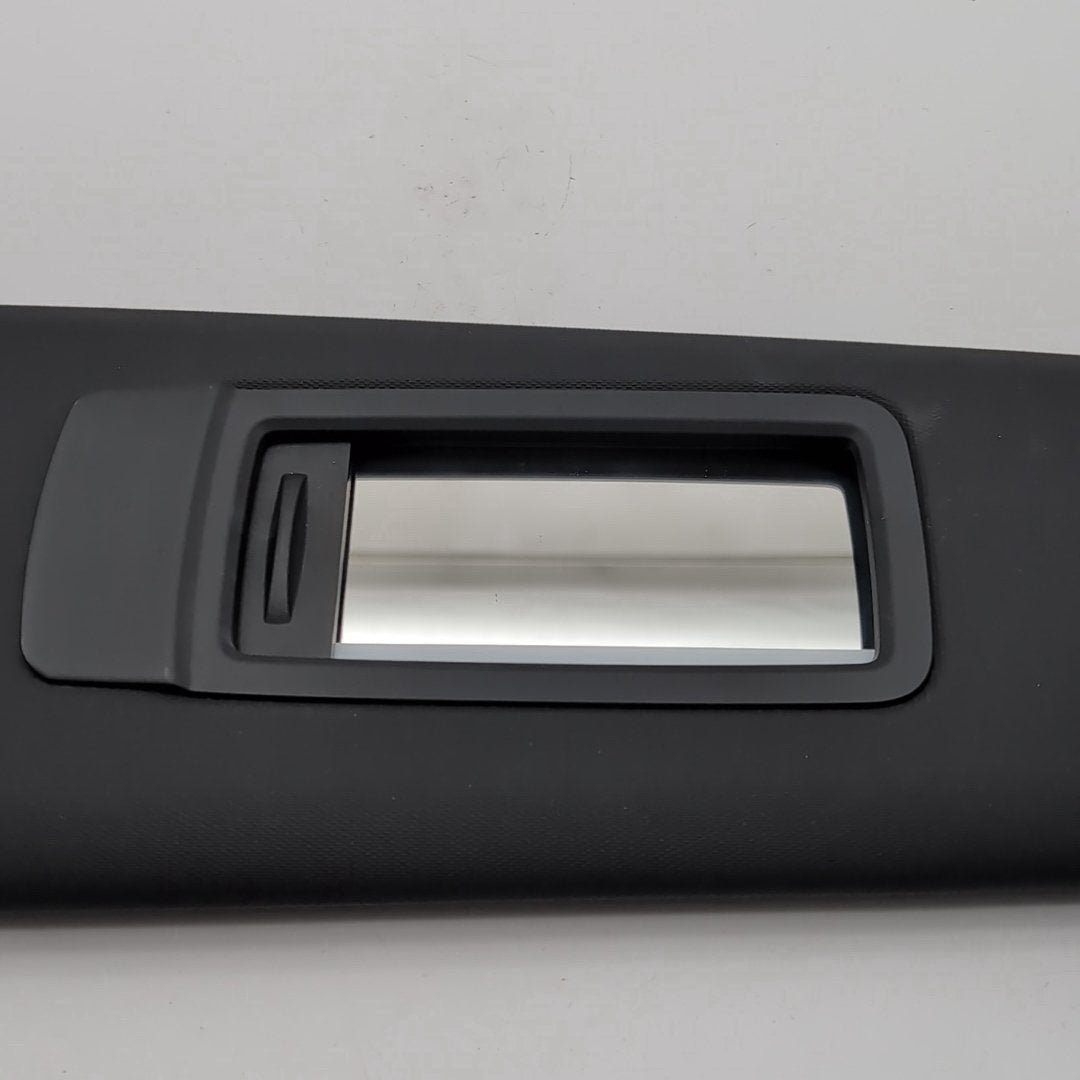 2024 2025 2026 BMW 540i 530i 550e G60 Left Right Sun Visor Set 9501368 9501367