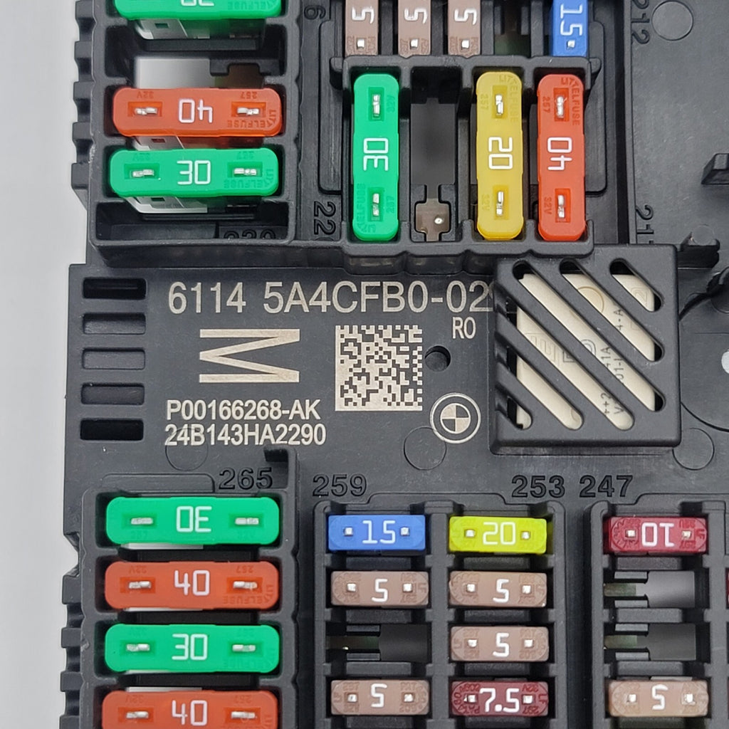 2024 BMW 330i 230I G42 G20 REAR POWER DISTRIBUTION FUSE Box 6114 5A4CFB0 - 02