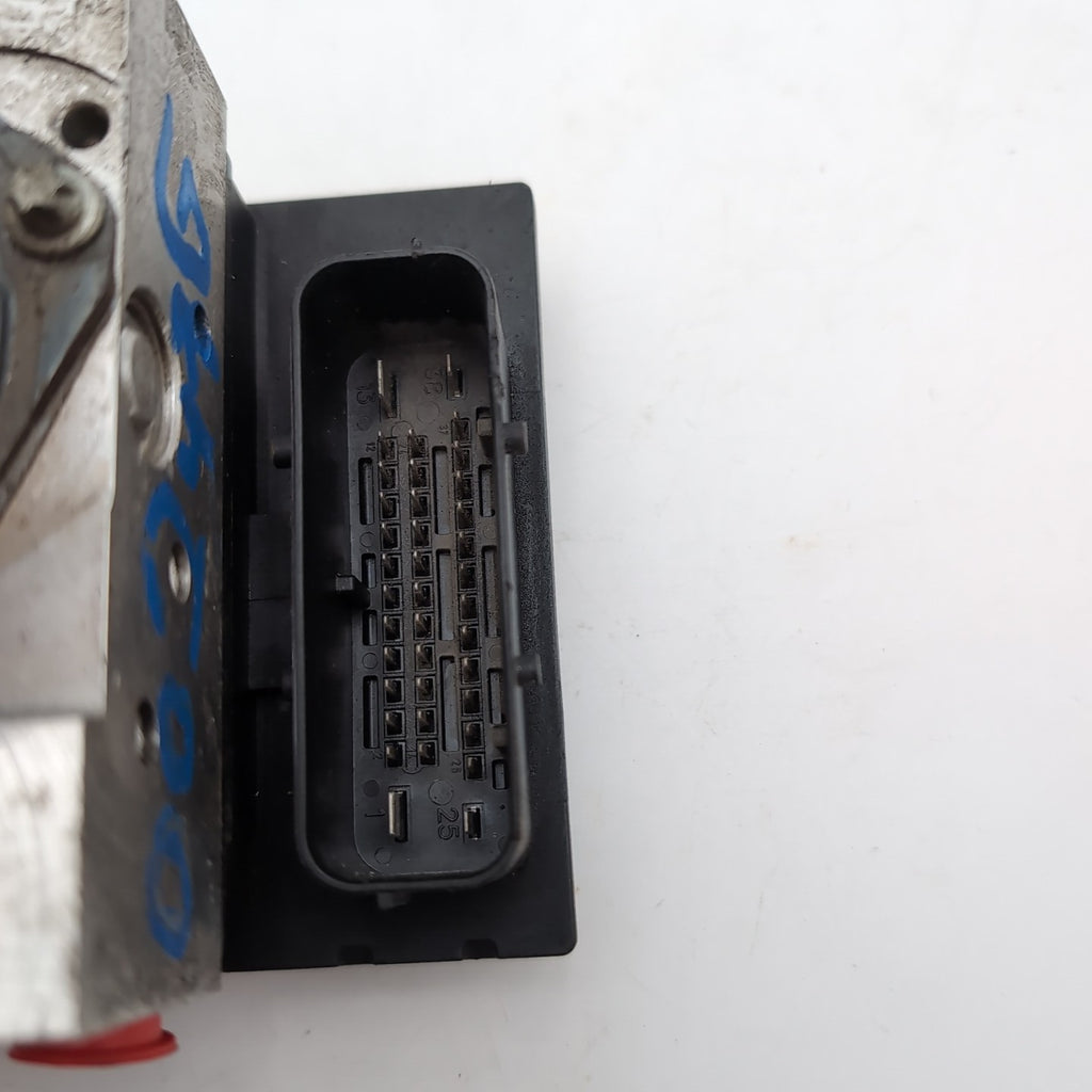 2006 2007 BMW 525i ABS Anti-Lock Brake Pump 6775746