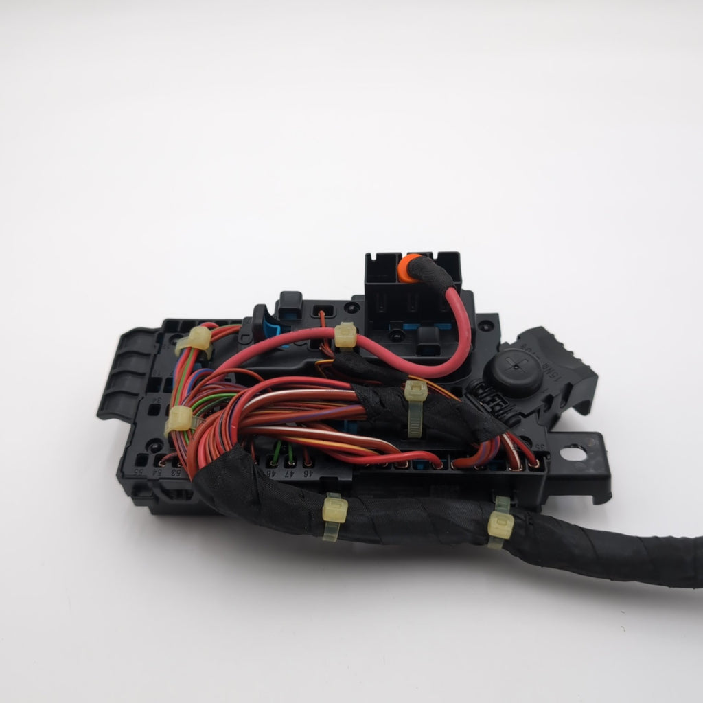 2022 - 2026 BMW 228i F74 X1 X2 iX B+ Positive Power Distribution Fuse Relay Box