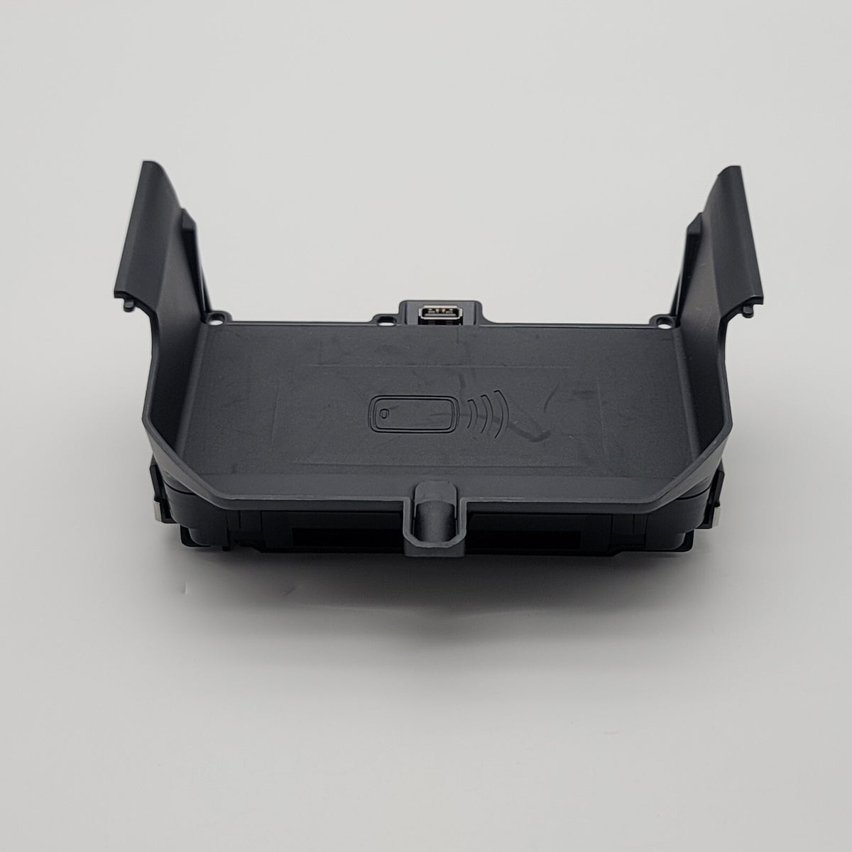 2021 2022 2023 BMW 530i G30 BATTERY WIRELESS CHARGING PAD CONTROL MODULE OEM