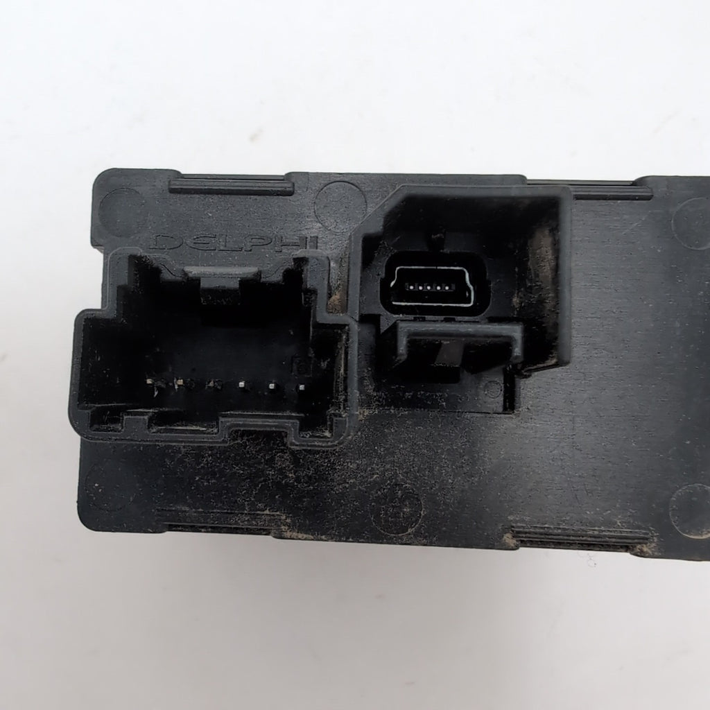 2020- 2023 Chevrolet GMC Center Console Auxiliary USB SD Card Hub 13525431