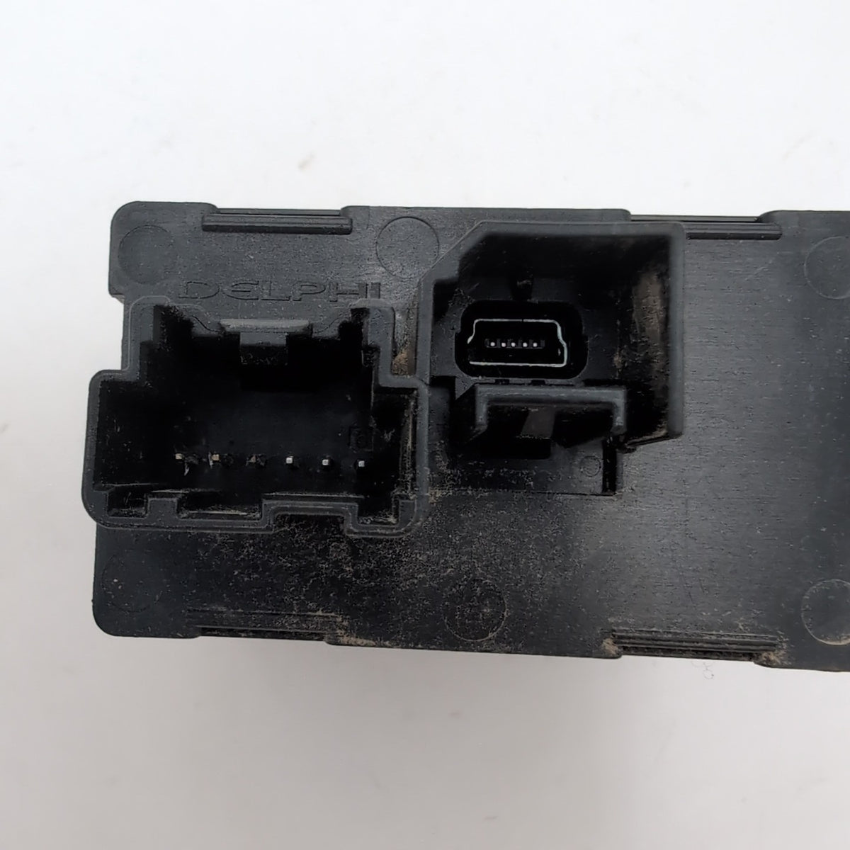 2020- 2023 Chevrolet GMC Center Console Auxiliary USB SD Card Hub 13525431