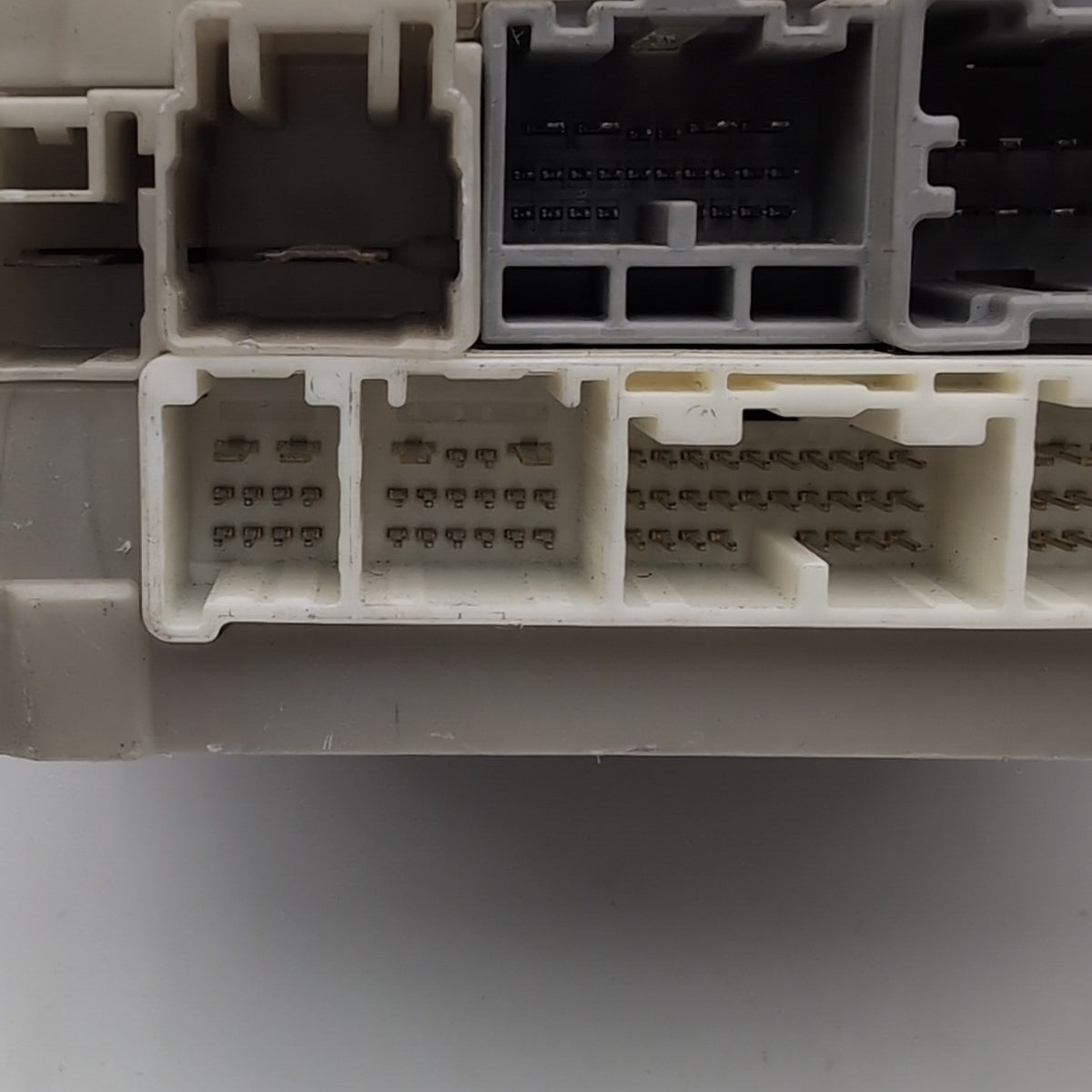 2010 2011 2012 LEXUS LS460 LS460L LS600H FUSE JUNCTION BOX BLOCK 82670-50140