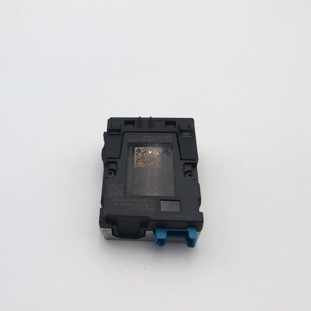 2025 2026 BMW 540i 530i 550e i5 M5 X3 G45 Dual Socket USB Port 5B51C73