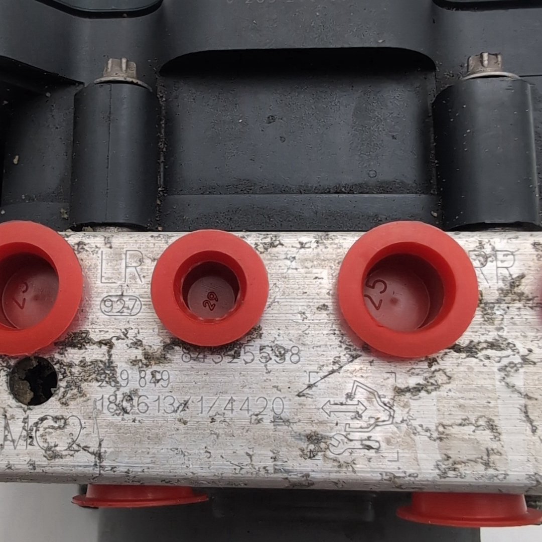 2018 Chevrolet Malibu 1.5L ABS Anti Lock Brake Pump 84325538