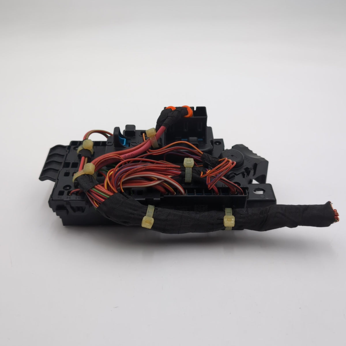 2022 - 2026 BMW 228i F74 X1 X2 iX B+ Positive Power Distribution Fuse Relay Box