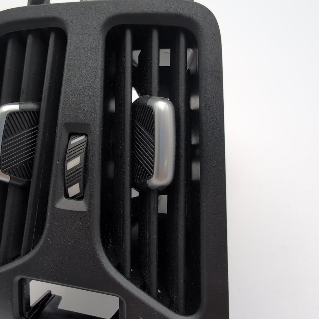 2022 2023 2024 2025 BMW X1 X2 Rear Console AC Heater Air Vent 9473179