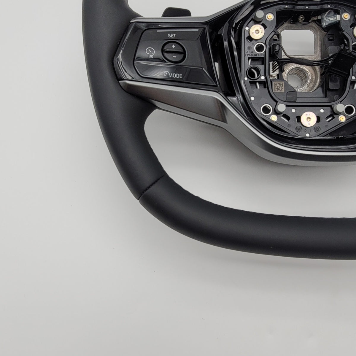 2024 BMW i5 G60 FRONT STEERING WHEEL W/ HEAT W/PARK ASSIST W/ CRUISE CONTROL