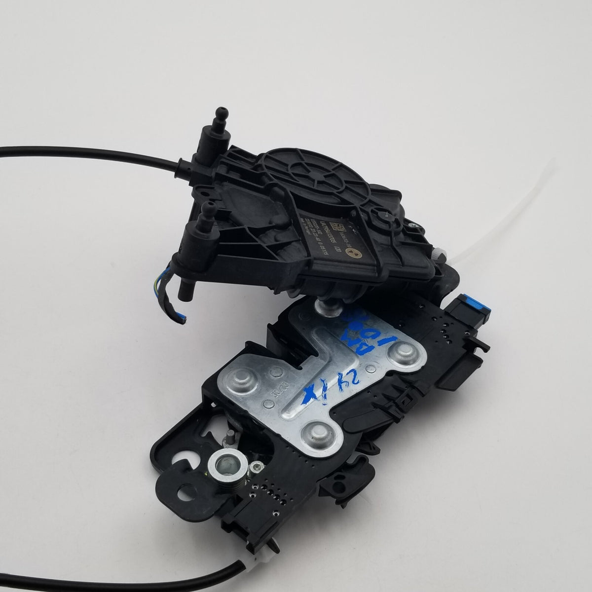2022 2023 2024 BMW iX I20 Trunk Lid Lock Latch Actuator Assembly 7954137 9851909