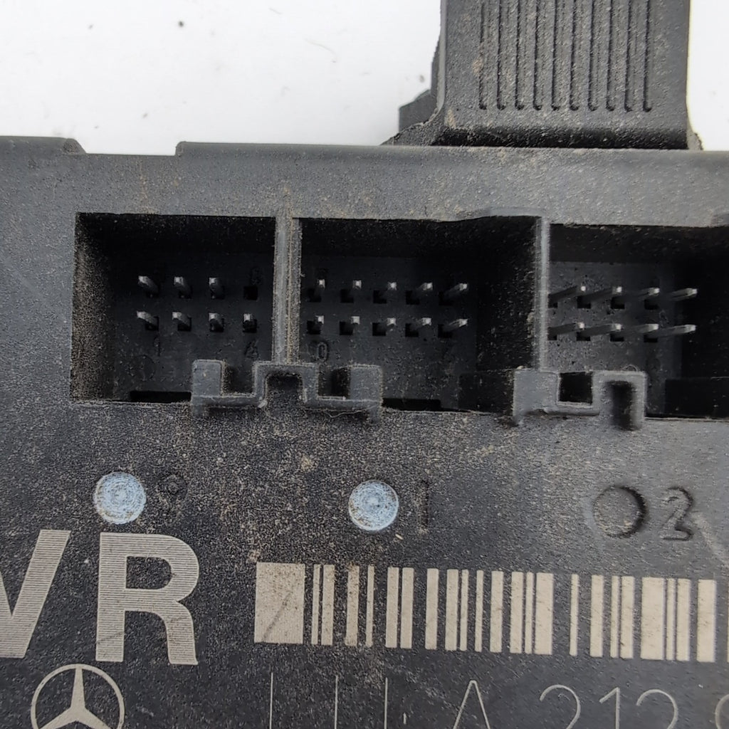 2008- 2018 Mercedes W207 E400 SLK250 Front Right Door Control Module 2129009328