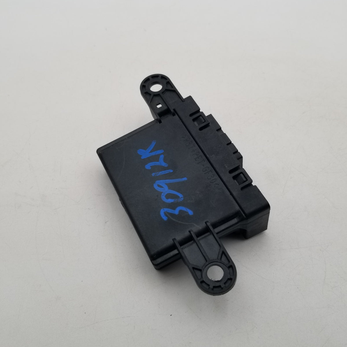Fits 2018 2019 2020 BUICK TourX Rear Park Assist Control Module 84211900 OEM