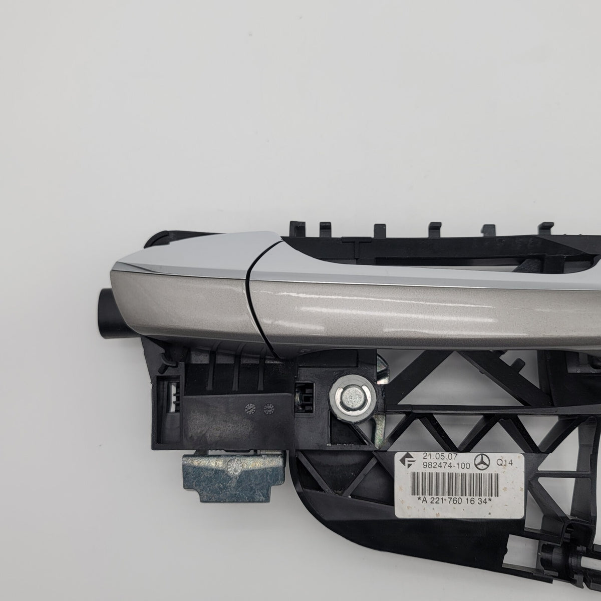 07-13 Mercedes W221 S550 S65 AMG Rear Right Passenger Side Exterior Door Handle