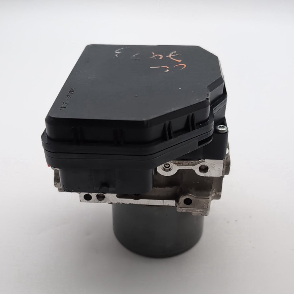 2017 - 2022 Infiniti Q60 ABS Anti Lock Brake Pump 476605CE2A