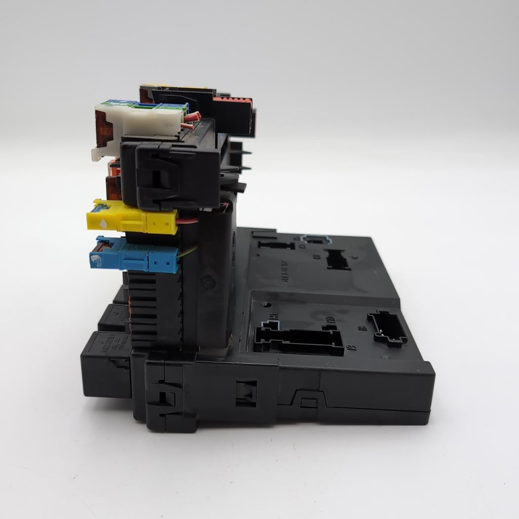 07 2008 2009 Mercedes W216 CL550 S550 S63 Rear Trunk Fuse Box Module 2219004700