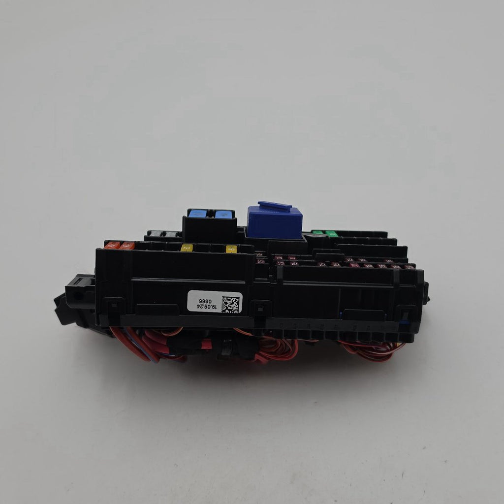 2023 - 2026 BMW 530i G60 G45 G70 G90 Right Power Distribution Fuse Box 5A039C3